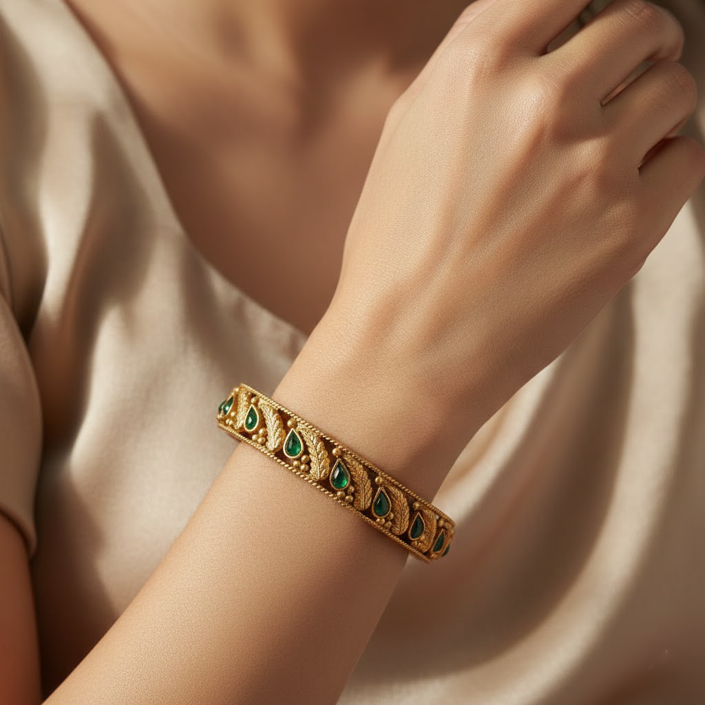 Emerald Vina Bangle