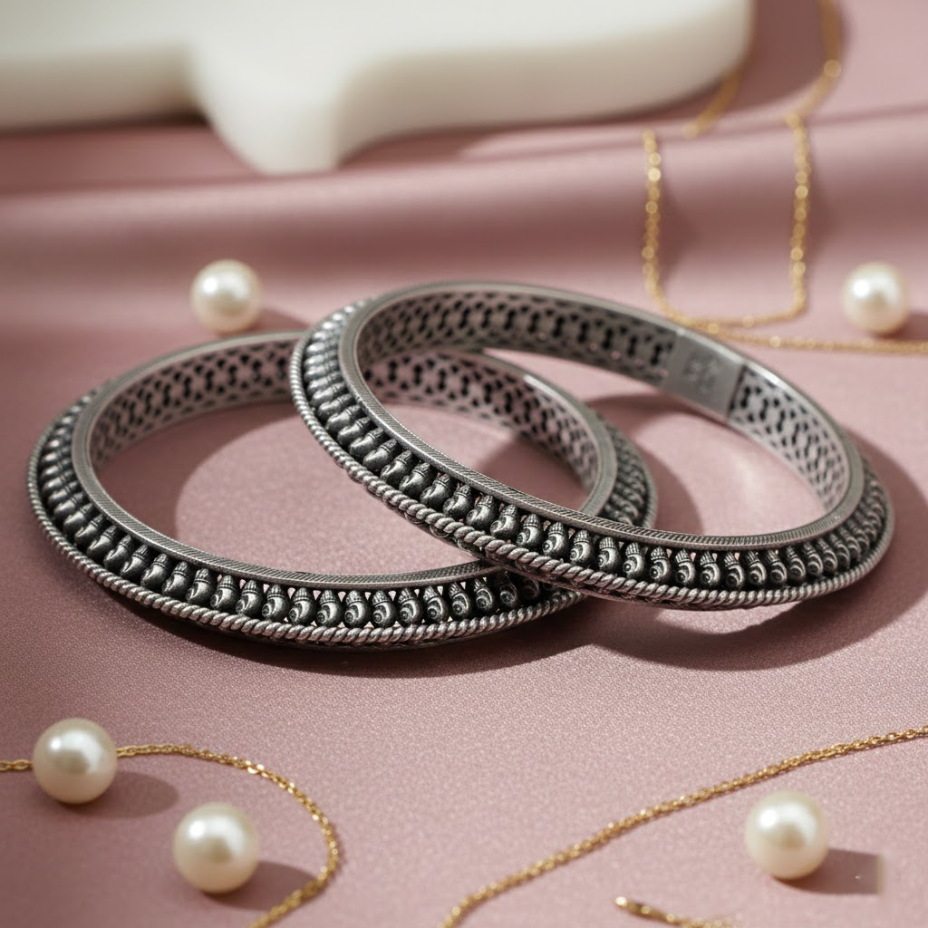 Conch Pattern Antique Silver Bangle Pair