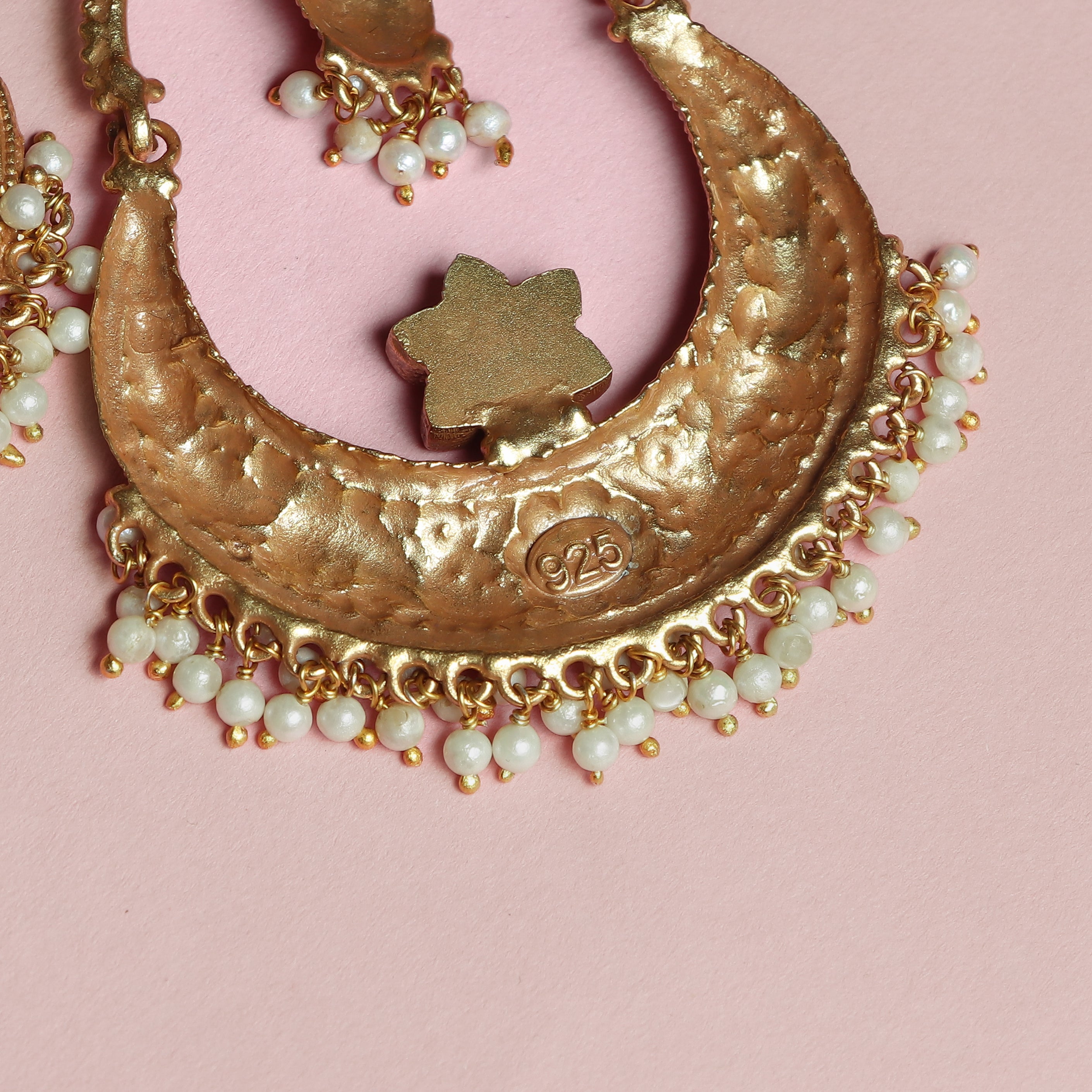 Madhuri Emerald Chandbaalis