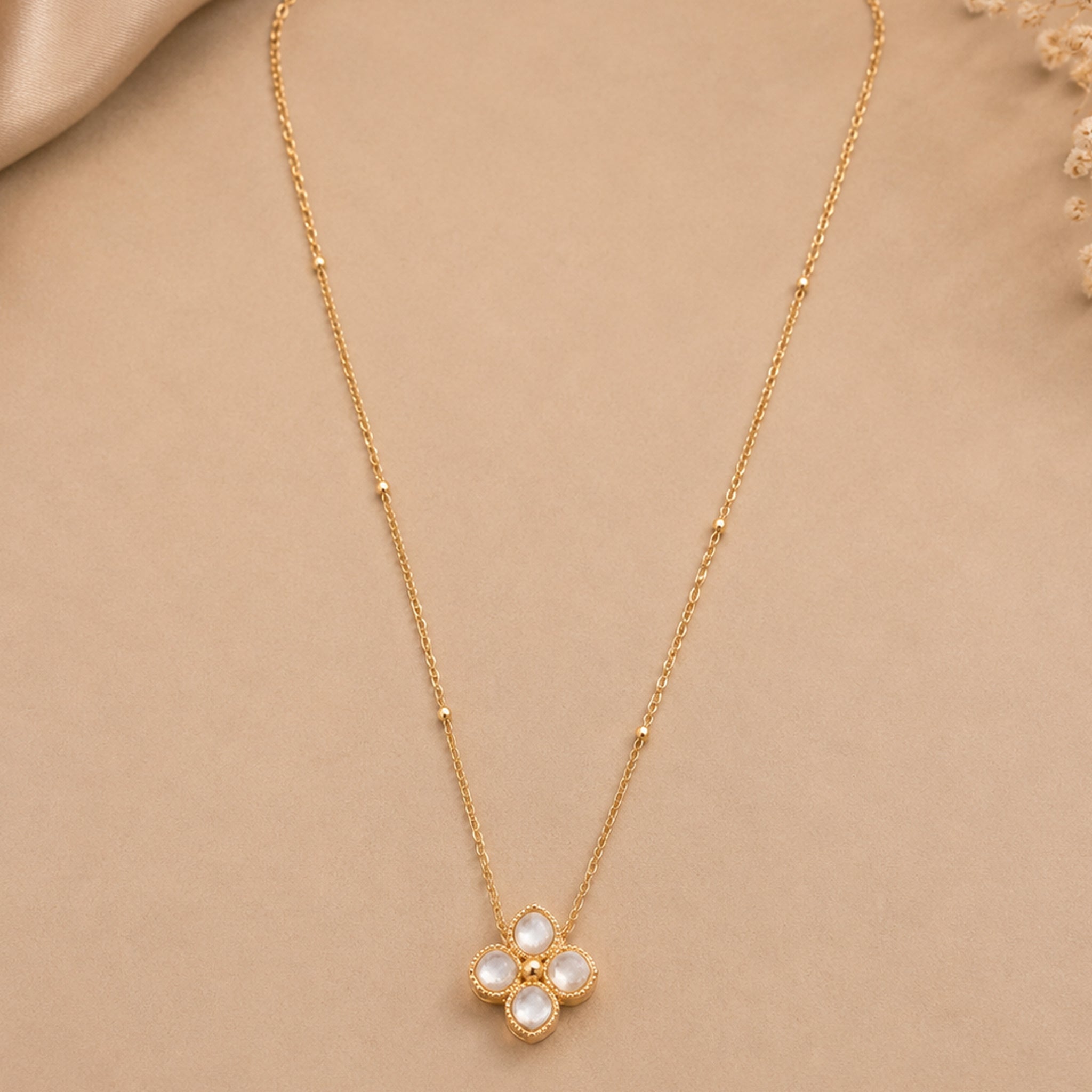Ivory Bloom Pendant Chain